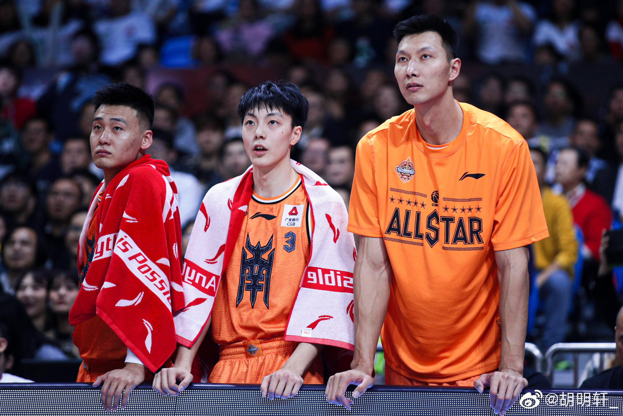 友博体育 -上海海港训练开放日，集结日调整名单引欢呼，全明星赛在即，高层口径保持一致 