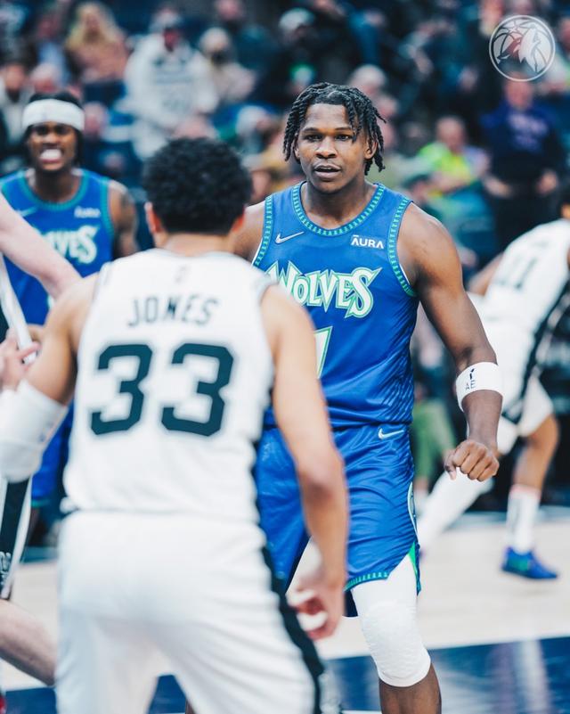 友博网址 -明尼苏达森林狼训练开放日,关键时刻更衣室发声引欢呼,欧冠在即,轮换策略成焦点的简单介绍